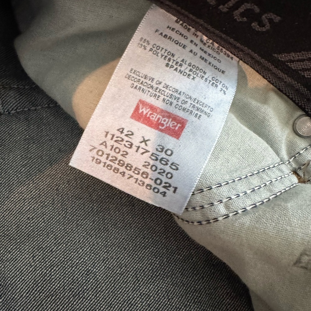 Wrangler Blue Relaxed Jeans Classic Fit - Picture 3 of 3